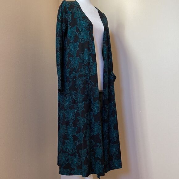 LuLaRoe Black and‎ green Sarah - size small (E1) - Picture 1 of 5